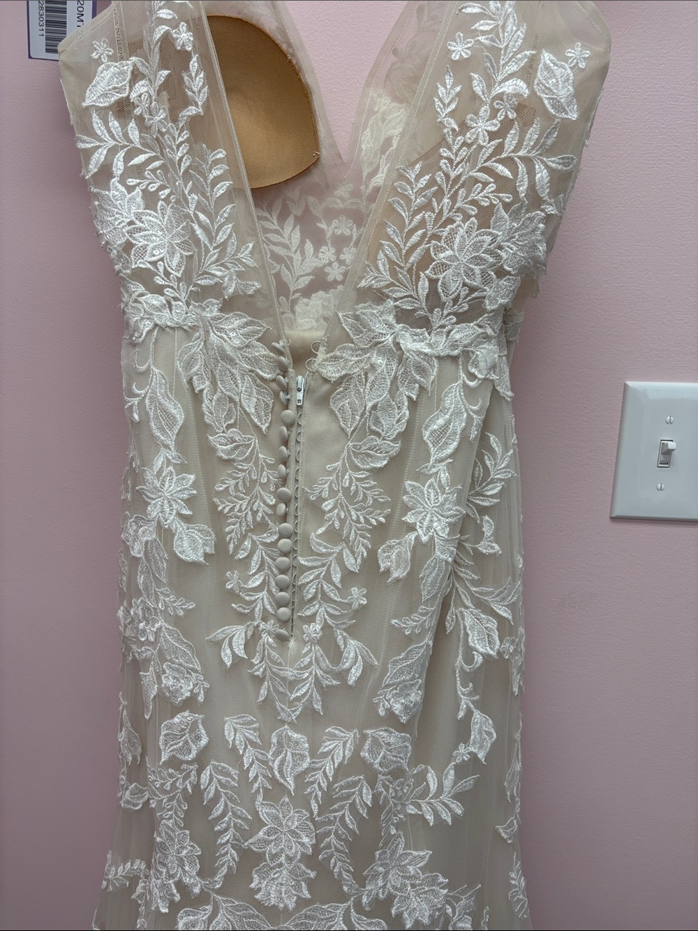 Maggie Sottero Greenly 20MT284 Lace Appliqué V-Neck Bridal Gown Ivory and nude - Picture 6 of 8
